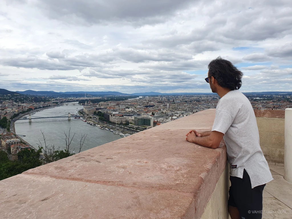 budapest-gellert-hill-vahidtakro-05.webp