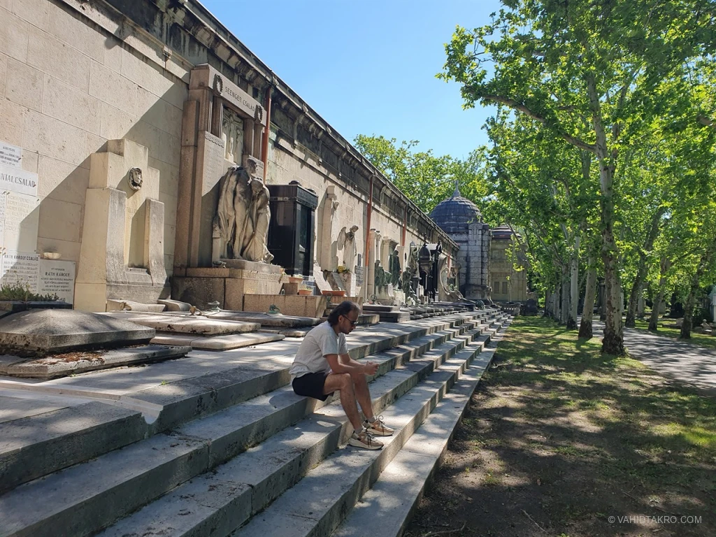 a-fiumei-ti-s-rkert-d-li-rk-dsora-fiumei-road-cemetery-vahidtakro-6.webp