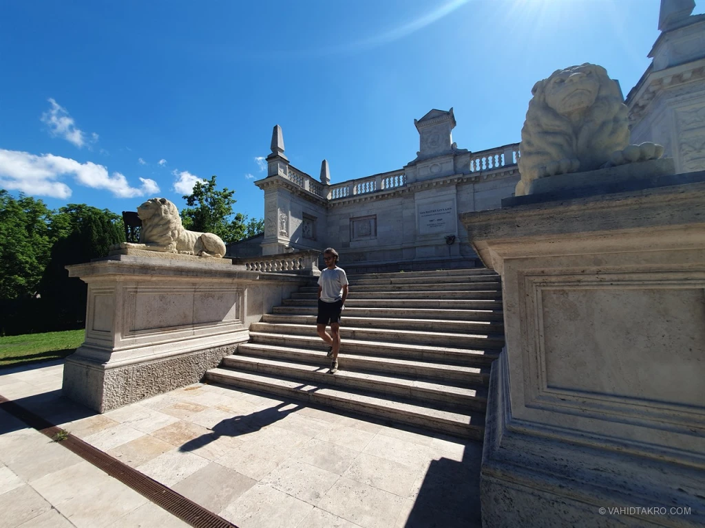 lajos-batthy-ny-tomb-vahidtakro-1.webp