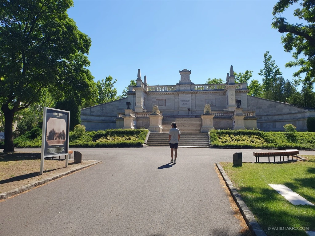 lajos-batthy-ny-tomb-vahidtakro-2.webp