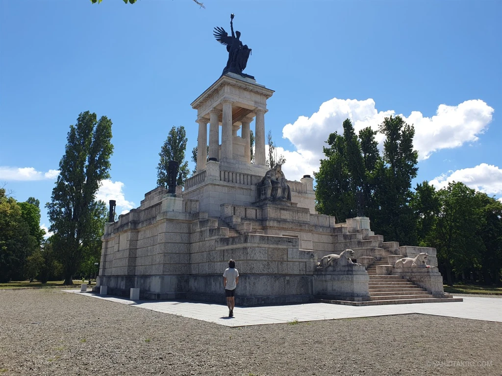lajos-kossuth-tomb-vahidtakro-2.webp