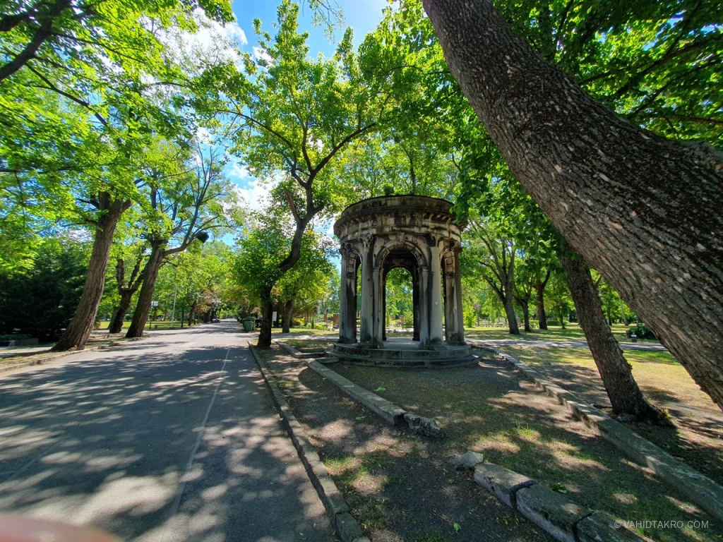 memorial-fountain-pavilion-vahidtakro.webp