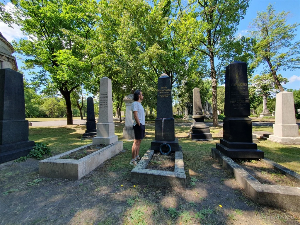 tivadar-pusk-s-tomb-vahidtakro.webp